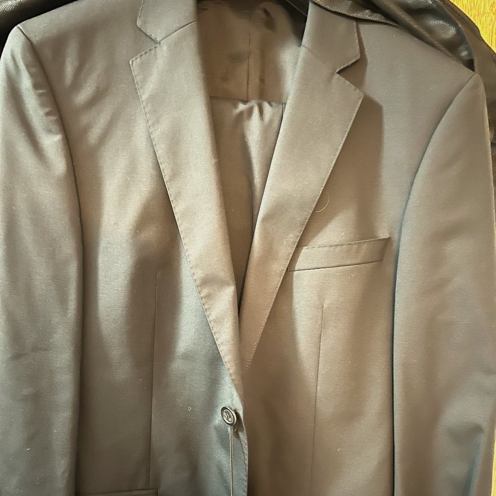 2 Piece Gray Hugo Boss Suit in Near Mint Condition